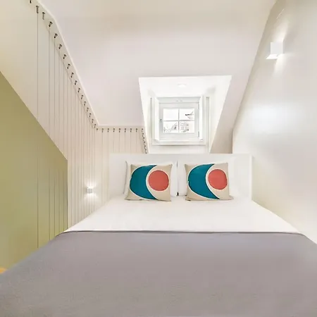 Design In Typical Alfama Lissabon