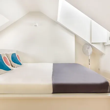 Design In Typical Alfama Apartment Lisbon