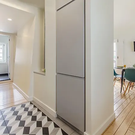 Design In Typical Alfama Лиссабон