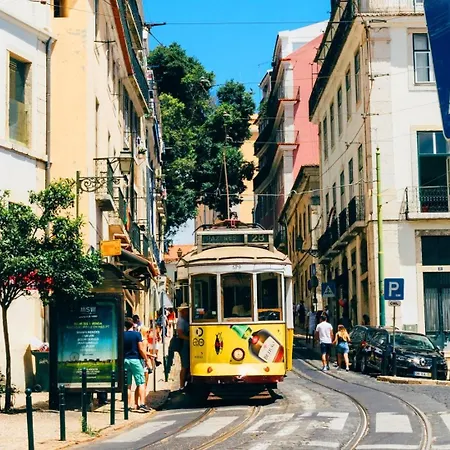 Design In Typical Alfama Appartement *