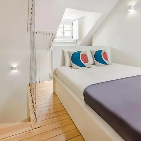 Design In Typical Alfama Appartement